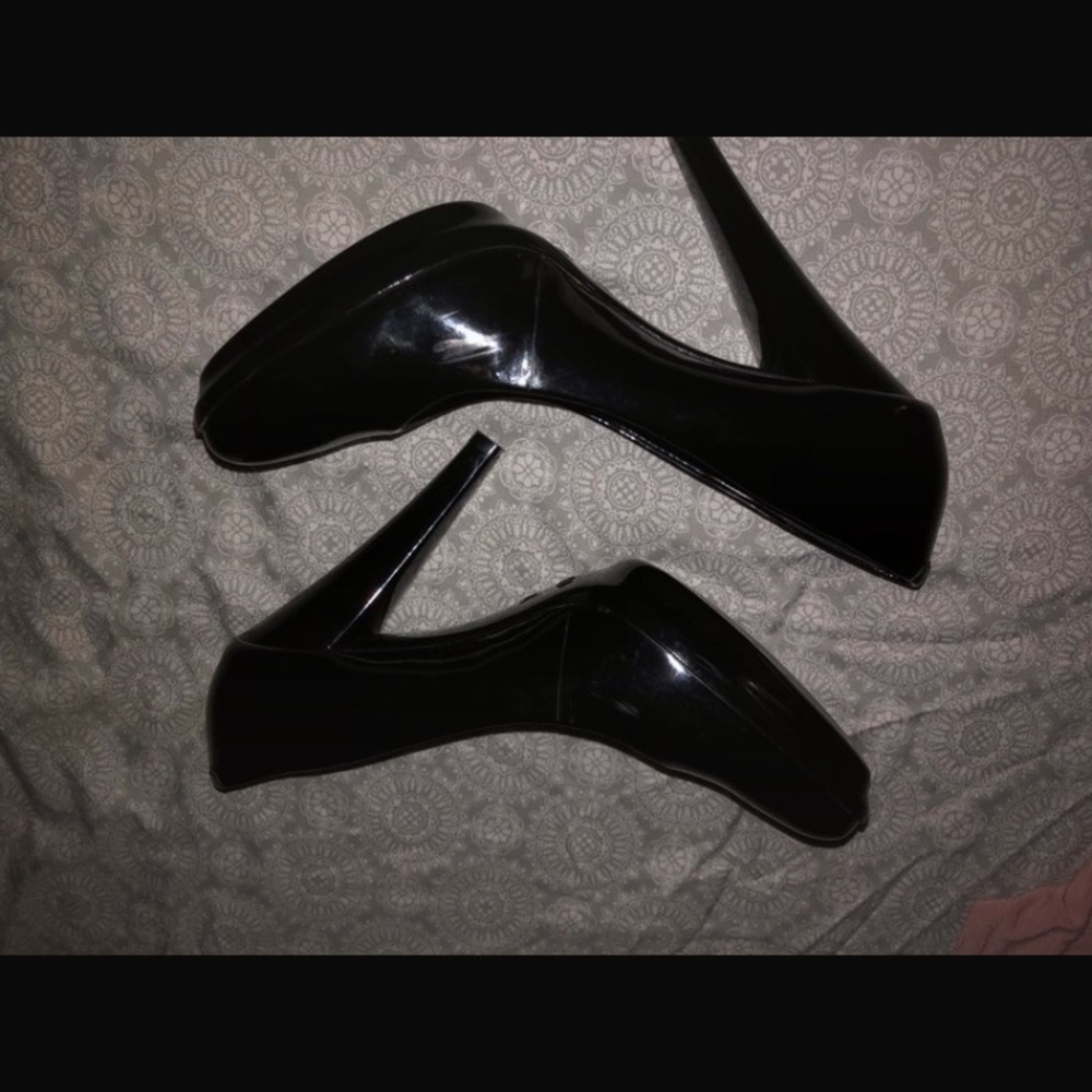 Shiny black heels